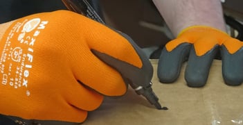 Common problems with gloves in warehousing and how to avoid them