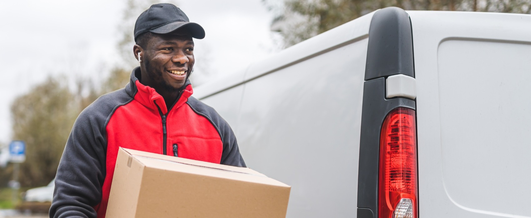 Last mile, lasting safety: Parcel delivery PPE challenges
